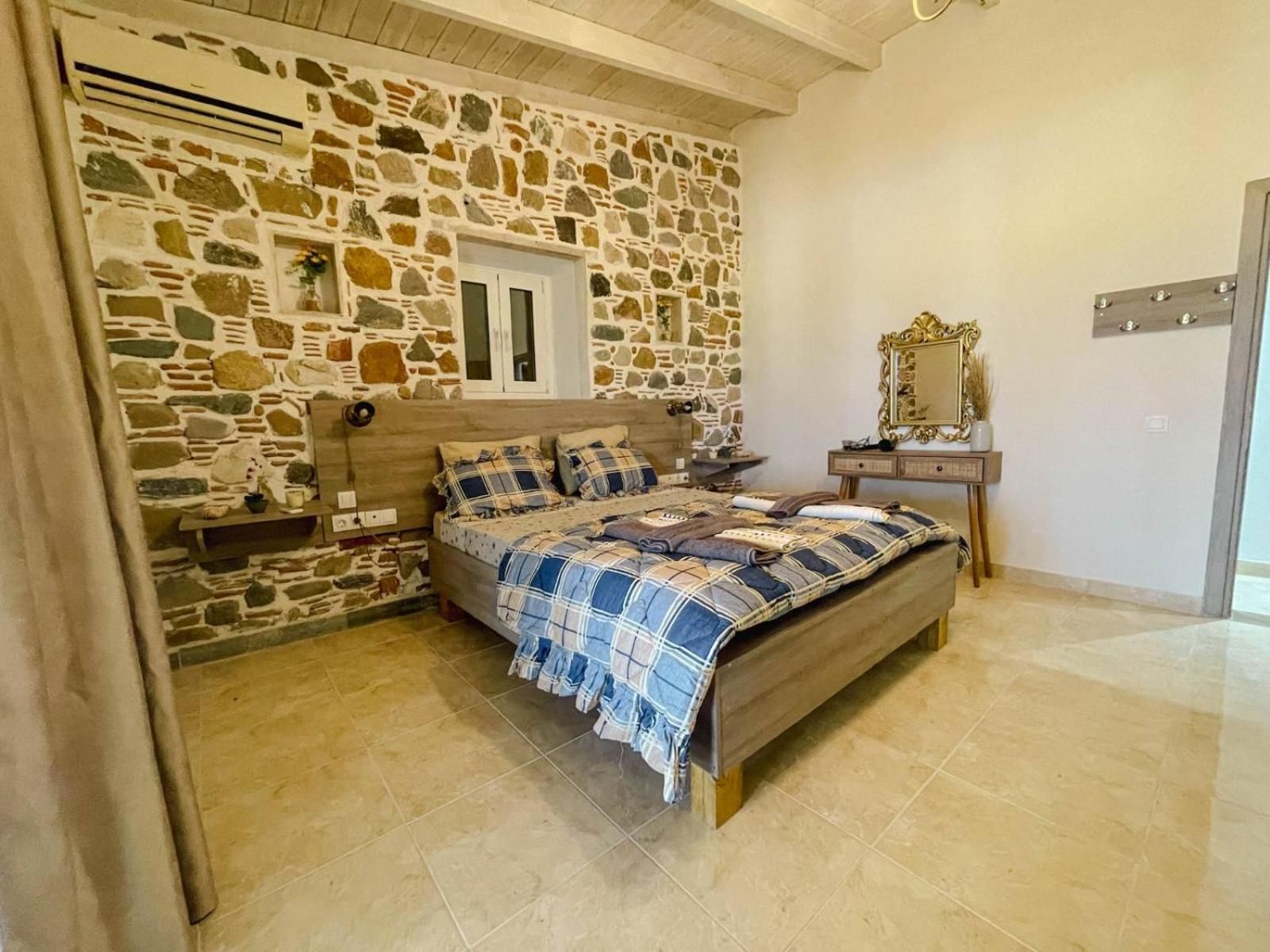Kenny'S Villa Мастіхарі Екстер'єр фото