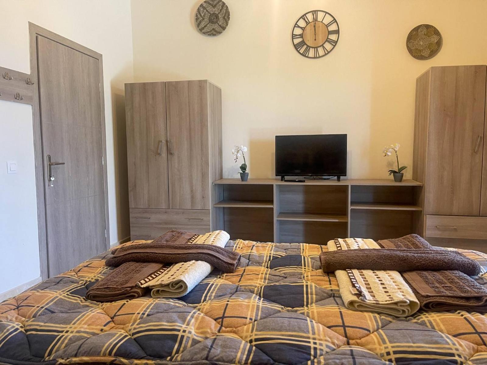 Kenny'S Villa Мастіхарі Екстер'єр фото