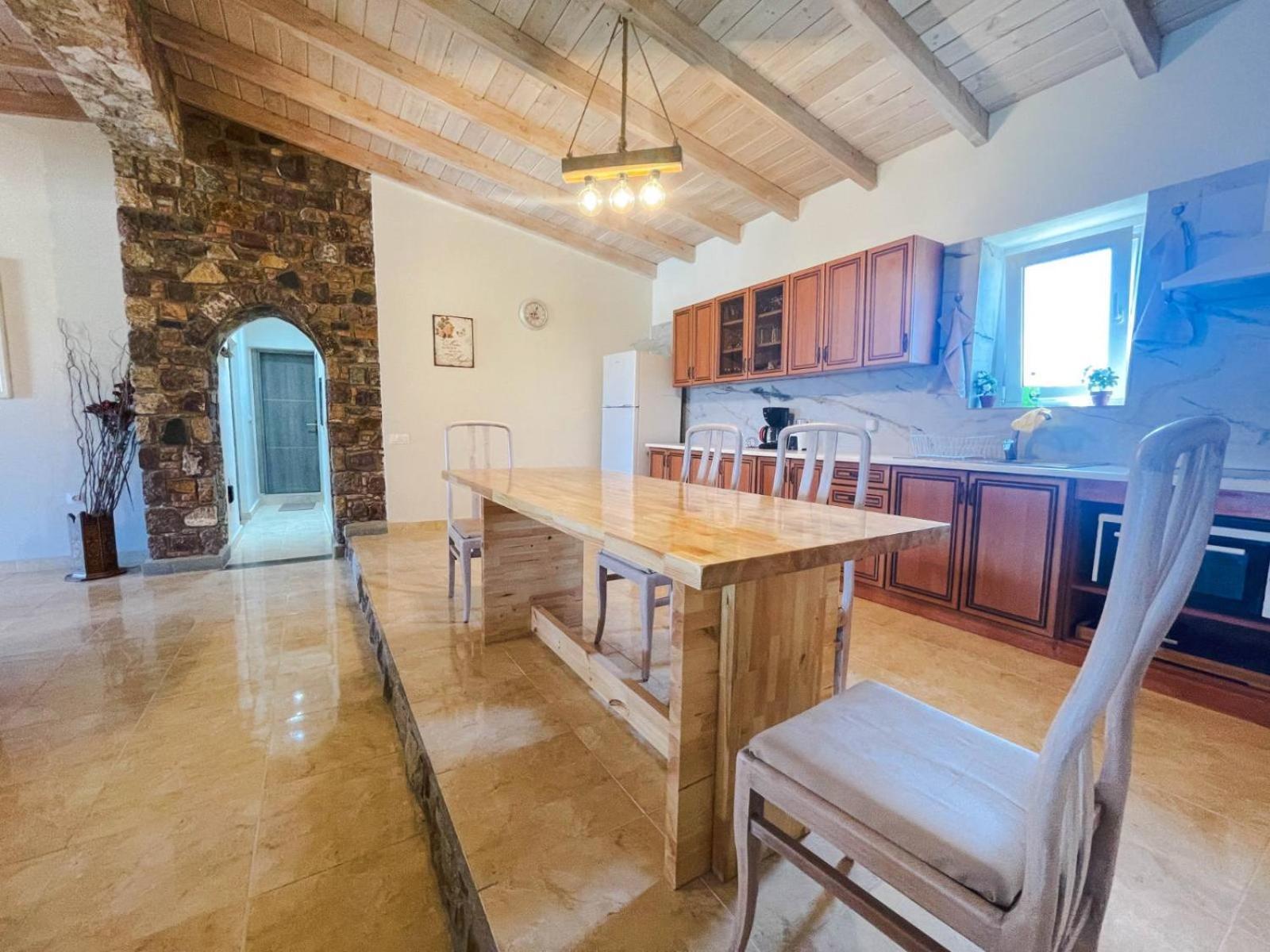 Kenny'S Villa Мастіхарі Екстер'єр фото